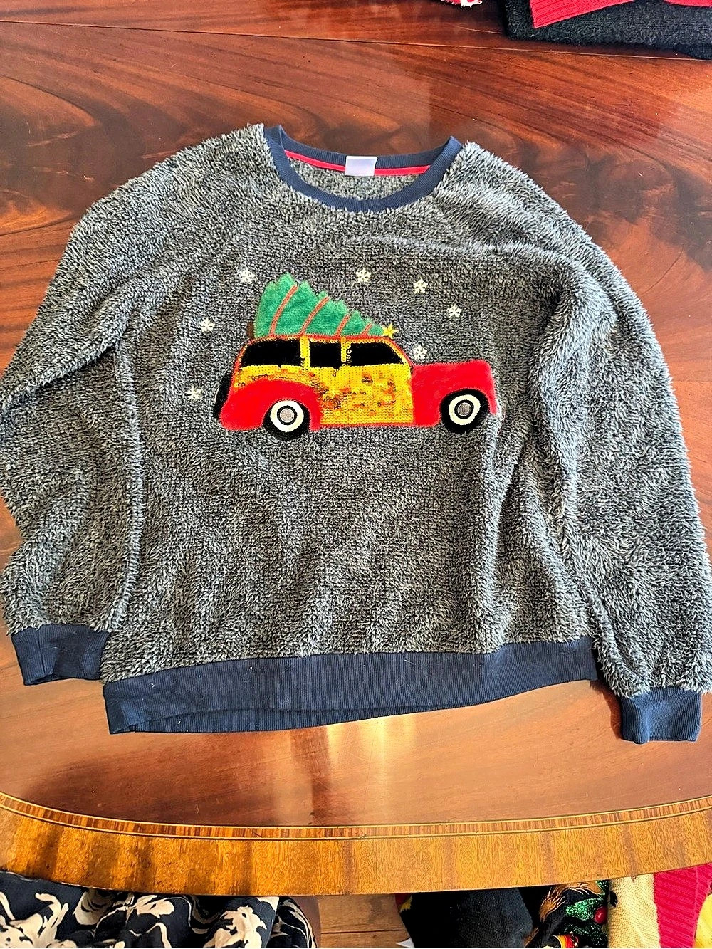 Secret Treasures Gray blue & Red car and tree Graphic Sweatshirt Large
